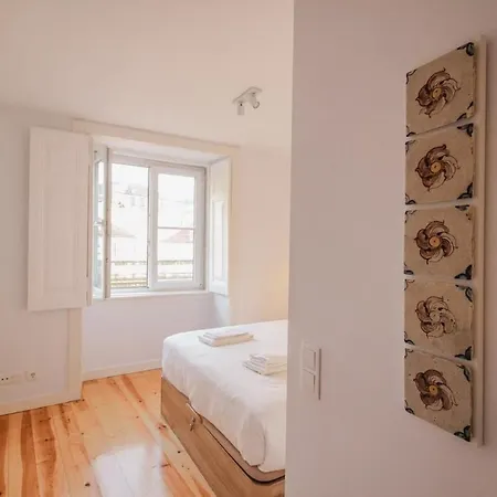 Guestready - Chic Flat Near Lisbon Cathedral Apartment *