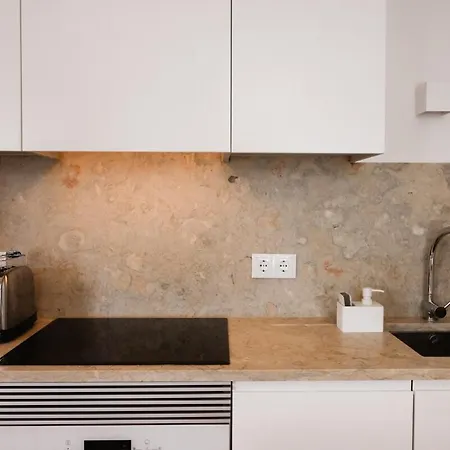 Guestready - Chic Flat Near Lisbon Cathedral * Lissabon