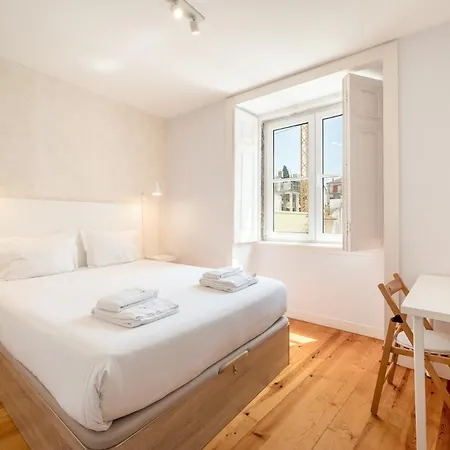 Guestready - Chic Flat Near Cathedral * Lisboa