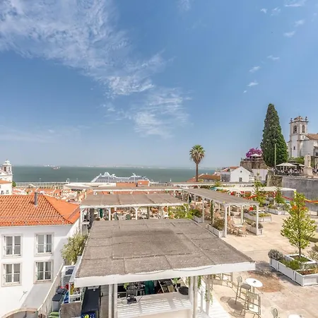 Guestready - Chic Flat Near Cathedral * Lisboa