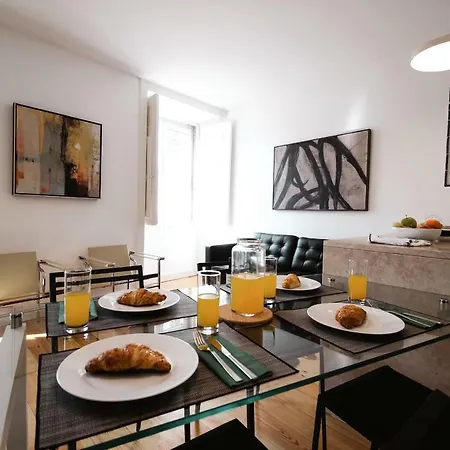 Joivy Elegant 2br Nearby Tram 28e Stop - Portas Sol Lisbon
