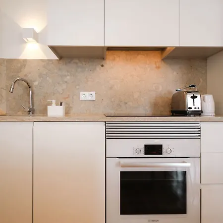 Joivy Elegant 2br Nearby Tram 28e Stop - Portas Sol * Lisbon