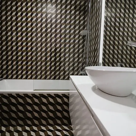 Guestready - Chic Flat Near Lisbon Cathedral * Lisboa