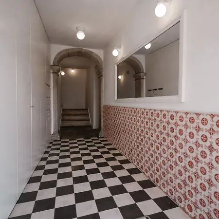 Joivy Elegant 2br Nearby Tram 28e Stop - Portas Sol *